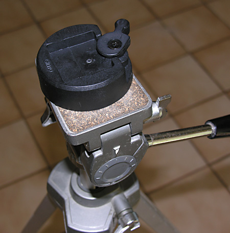 QuicKonnect base mounted to tripod
